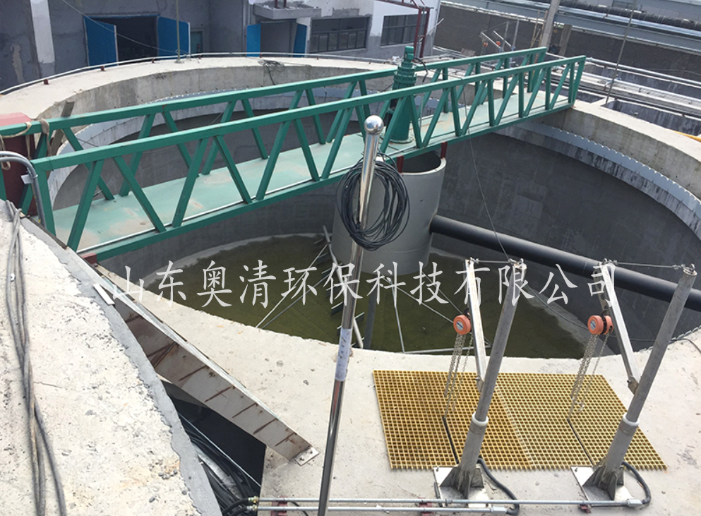 鏈條式刮吸泥機(jī)